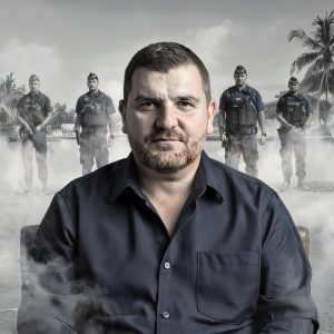 Si l’archipel fait rêver avec ses paysages de carte postale, la réalité sécuritaire que vivent les forces de l’ordre sur place est loin d’être idyllique. Entre délinquance, trafics, jeunesse en perdition et inégalités de traitement, le quotidien des policiers en Polynésie française mérite d’être raconté. Une plongée dans les coulisses d’un territoire où le syndicat UN1TÉ entend porter la voix de ces policiers oubliés par leur administration.